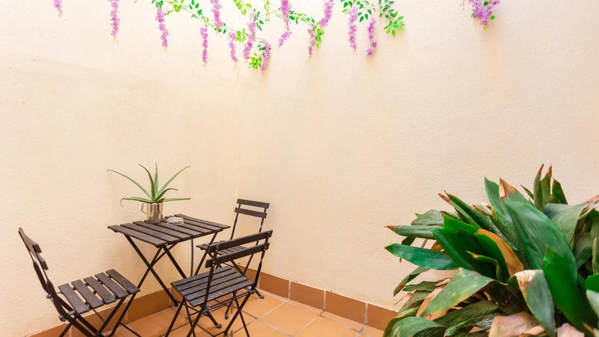 Apartamentos Granata Granada Aparthotel